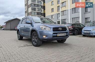 Внедорожник / Кроссовер Toyota RAV4 2006 в Ивано-Франковске