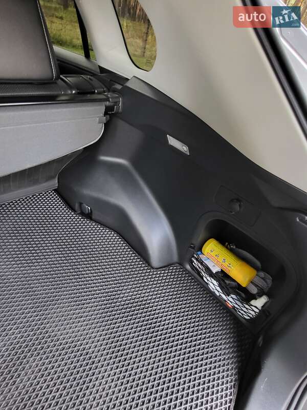 Внедорожник / Кроссовер Toyota RAV4 2021 в Чернигове