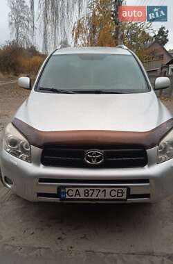 Внедорожник / Кроссовер Toyota RAV4 2006 в Черкассах