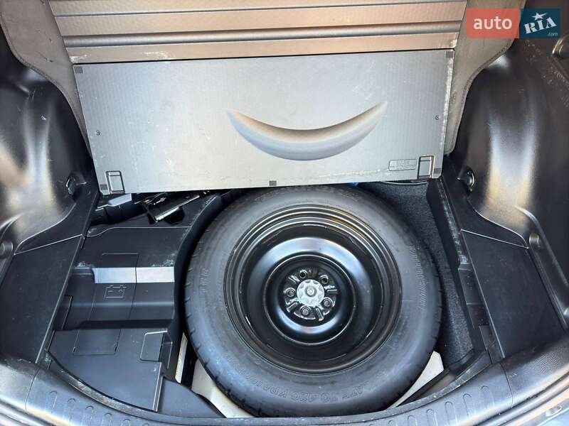 Позашляховик / Кросовер Toyota RAV4 2016 в Львові