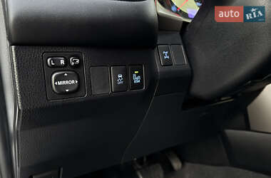 Внедорожник / Кроссовер Toyota RAV4 2013 в 