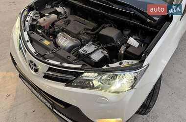 Внедорожник / Кроссовер Toyota RAV4 2013 в 