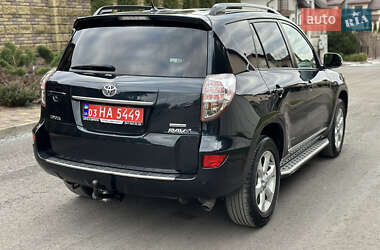 Внедорожник / Кроссовер Toyota RAV4 2011 в Ровно