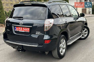 Внедорожник / Кроссовер Toyota RAV4 2011 в Ровно