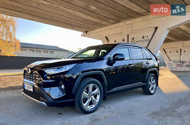 Внедорожник / Кроссовер Toyota RAV4 2021 в Киеве