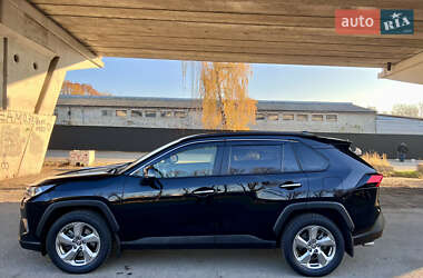 Внедорожник / Кроссовер Toyota RAV4 2021 в Киеве