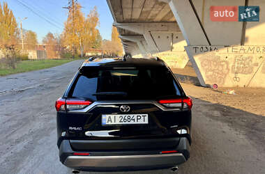 Внедорожник / Кроссовер Toyota RAV4 2021 в Киеве