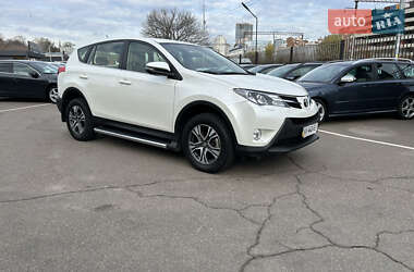 Внедорожник / Кроссовер Toyota RAV4 2015 в Киеве