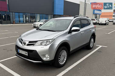 Внедорожник / Кроссовер Toyota RAV4 2015 в Киеве