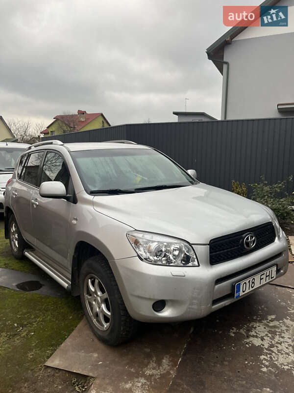 Позашляховик / Кросовер Toyota RAV4 2006 в Львові