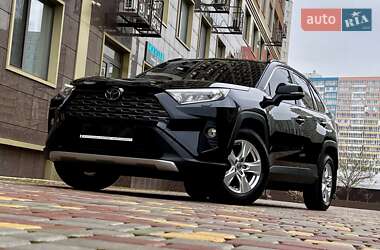 Внедорожник / Кроссовер Toyota RAV4 2021 в Одессе