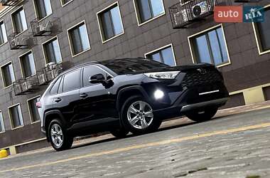 Внедорожник / Кроссовер Toyota RAV4 2021 в Одессе