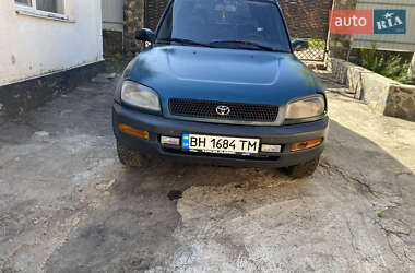 Позашляховик / Кросовер Toyota RAV4 1998 в Косові