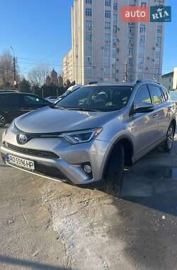 Внедорожник / Кроссовер Toyota RAV4 2016 в Виннице