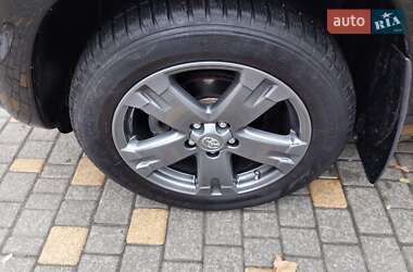 Позашляховик / Кросовер Toyota RAV4 2006 в 