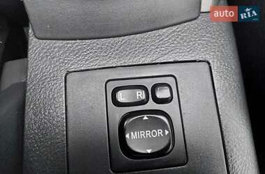 Позашляховик / Кросовер Toyota RAV4 2006 в 
