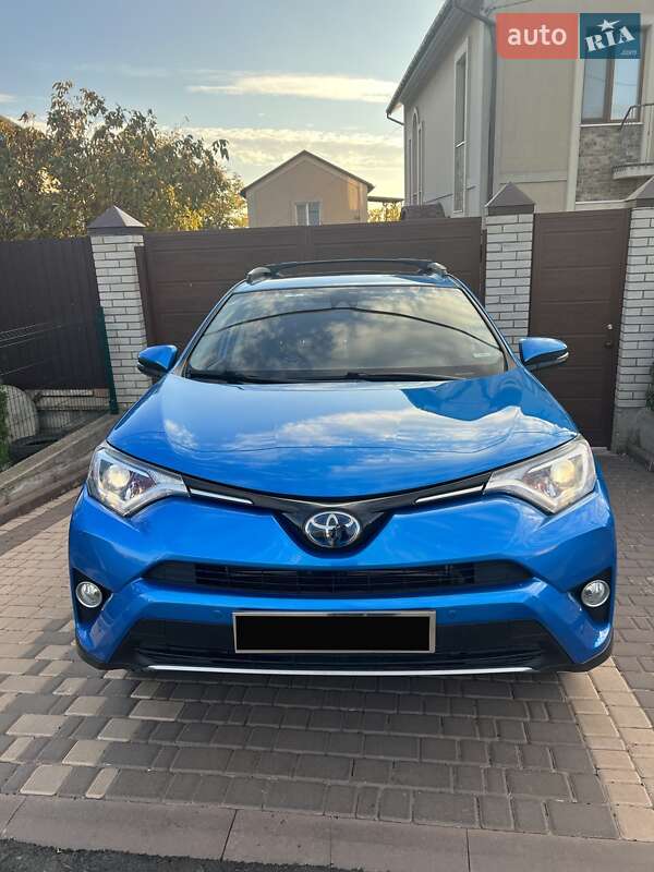 Внедорожник / Кроссовер Toyota RAV4 2018 в Одессе