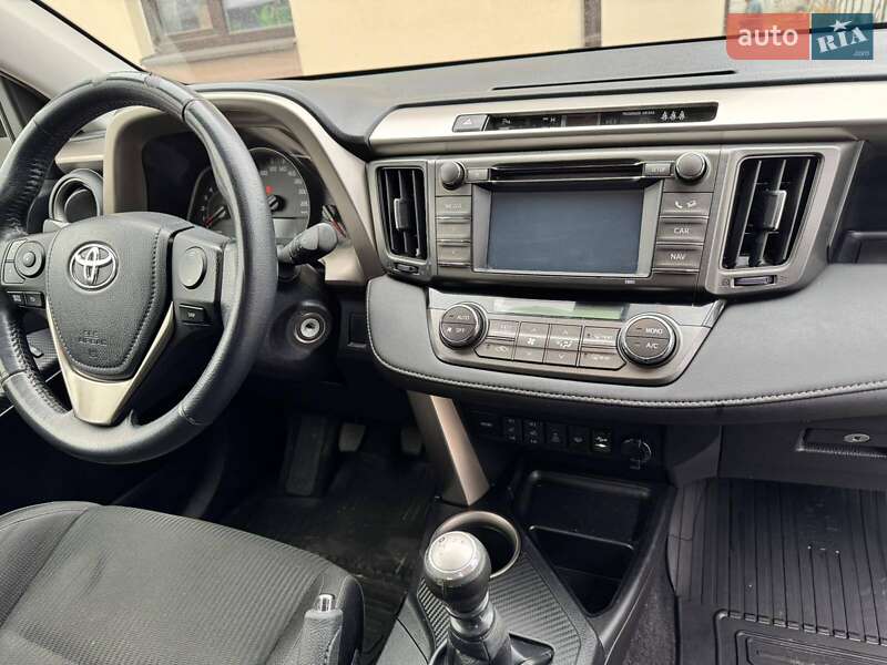 Позашляховик / Кросовер Toyota RAV4 2014 в Дніпрі