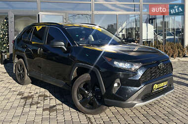 Позашляховик / Кросовер Toyota RAV4 2021 в Мукачевому