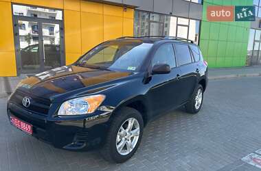 Внедорожник / Кроссовер Toyota RAV4 2011 в Ровно