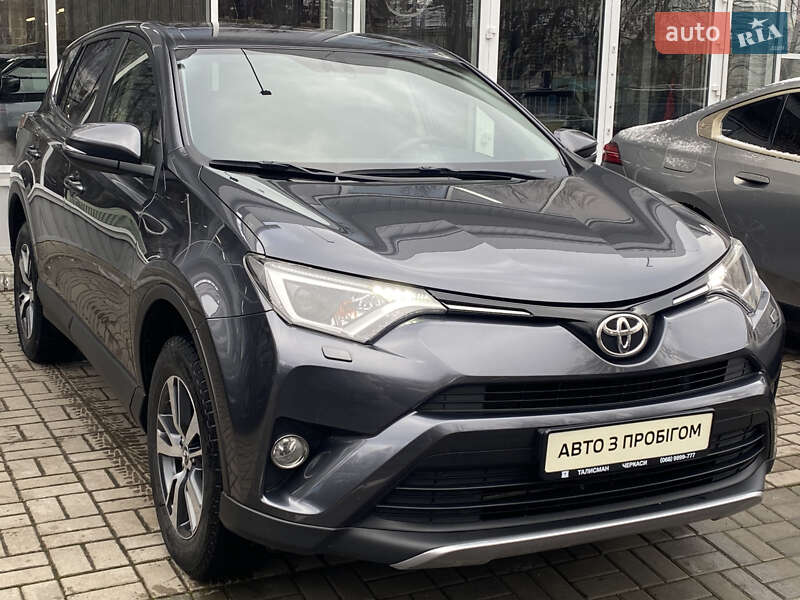 Внедорожник / Кроссовер Toyota RAV4 2018 в Черкассах