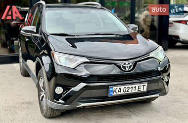 Позашляховик / Кросовер Toyota RAV4 2016 в Києві