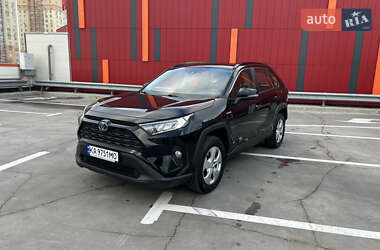 Внедорожник / Кроссовер Toyota RAV4 2021 в Киеве