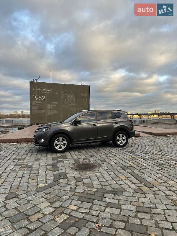 Внедорожник / Кроссовер Toyota RAV4 2012 в Киеве