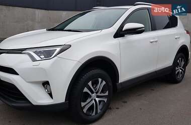 Позашляховик / Кросовер Toyota RAV4 2017 в Києві