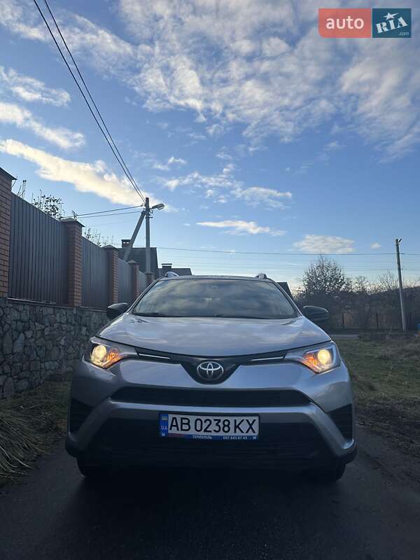 Позашляховик / Кросовер Toyota RAV4 2017 в Вінниці