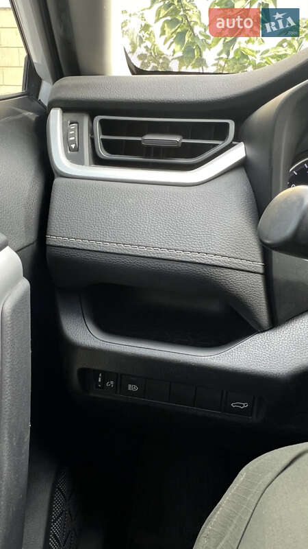 Позашляховик / Кросовер Toyota RAV4 2020 в Полтаві