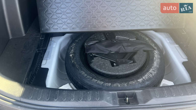 Позашляховик / Кросовер Toyota RAV4 2020 в Полтаві