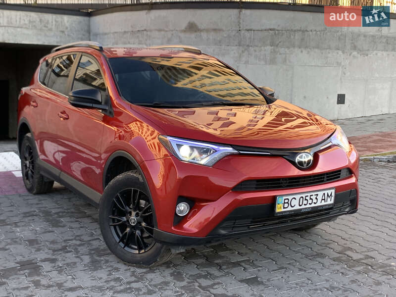 Внедорожник / Кроссовер Toyota RAV4 2016 в Львове