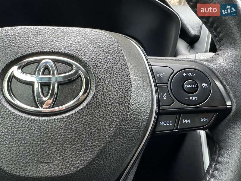 Внедорожник / Кроссовер Toyota RAV4 2021 в Одессе