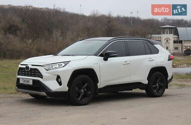 Позашляховик / Кросовер Toyota RAV4 2019 в Дніпрі