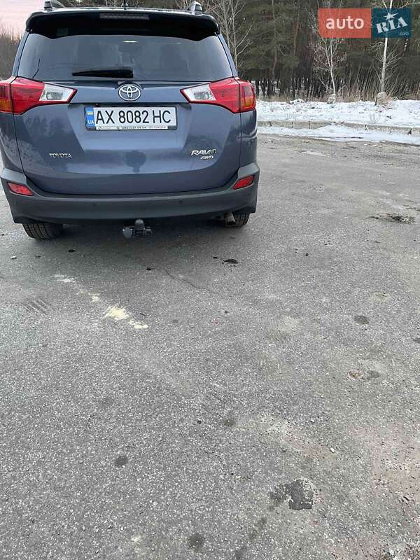 Внедорожник / Кроссовер Toyota RAV4 2013 в Изюме