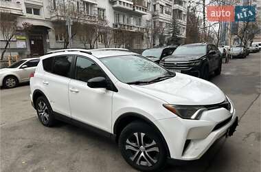 Позашляховик / Кросовер Toyota RAV4 2016 в Києві