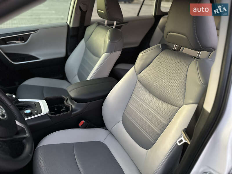 Внедорожник / Кроссовер Toyota RAV4 2022 в Виннице