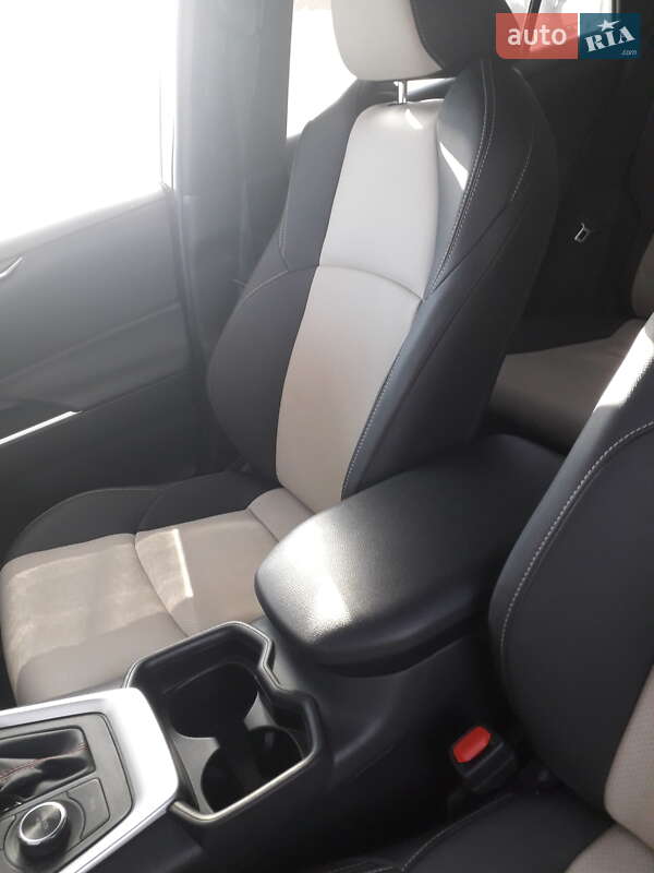 Внедорожник / Кроссовер Toyota RAV4 2021 в Одессе