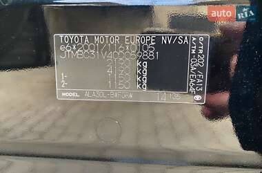 Позашляховик / Кросовер Toyota RAV4 2010 в 