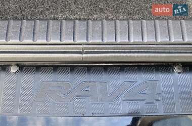 Позашляховик / Кросовер Toyota RAV4 2010 в 