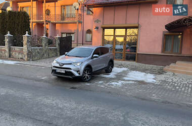 Внедорожник / Кроссовер Toyota RAV4 2017 в Сваляве