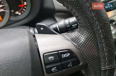 Внедорожник / Кроссовер Toyota RAV4 2012 в 