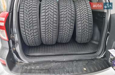 Внедорожник / Кроссовер Toyota RAV4 2012 в 
