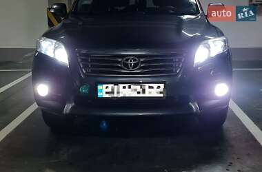 Внедорожник / Кроссовер Toyota RAV4 2012 в 