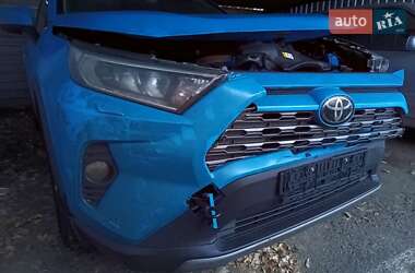 Позашляховик / Кросовер Toyota RAV4 2019 в Дніпрі