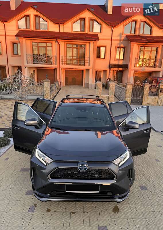 Позашляховик / Кросовер Toyota RAV4 2021 в Тернополі