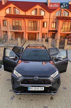 Позашляховик / Кросовер Toyota RAV4 2021 в Тернополі