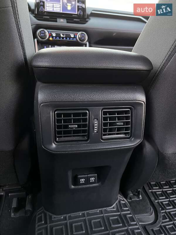 Позашляховик / Кросовер Toyota RAV4 2021 в Тернополі