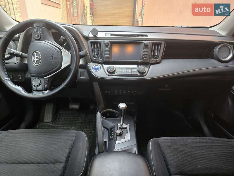 Внедорожник / Кроссовер Toyota RAV4 2018 в Черновцах